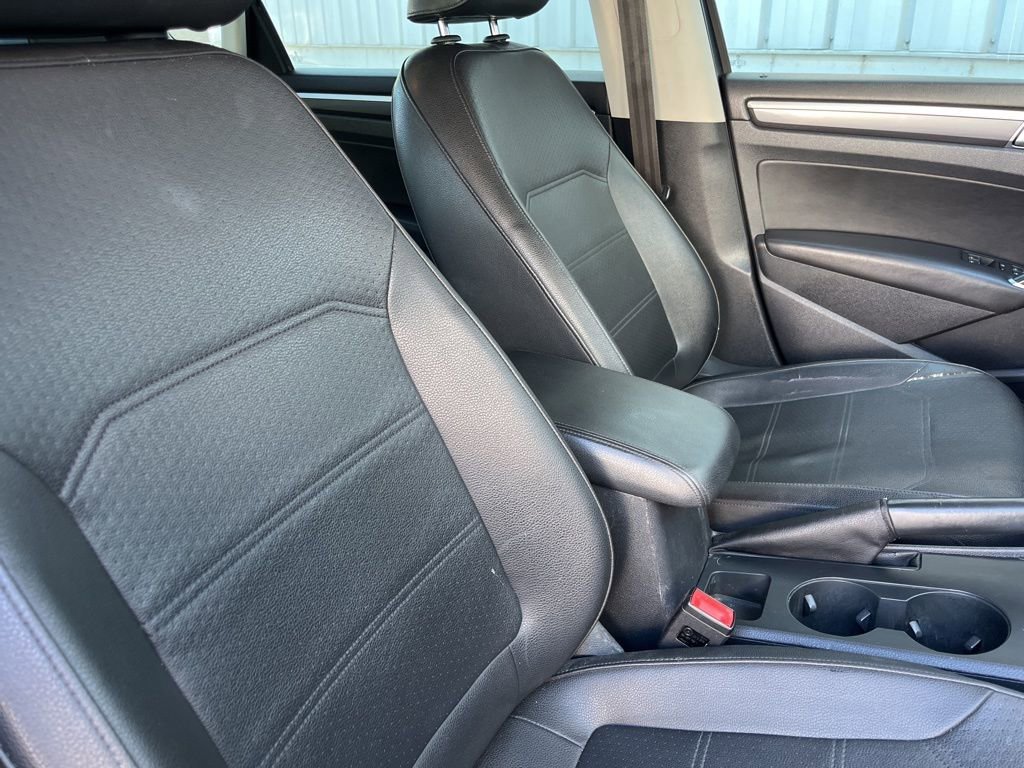 Used 2017 Volkswagen Passat 1.8T R-Line image 45