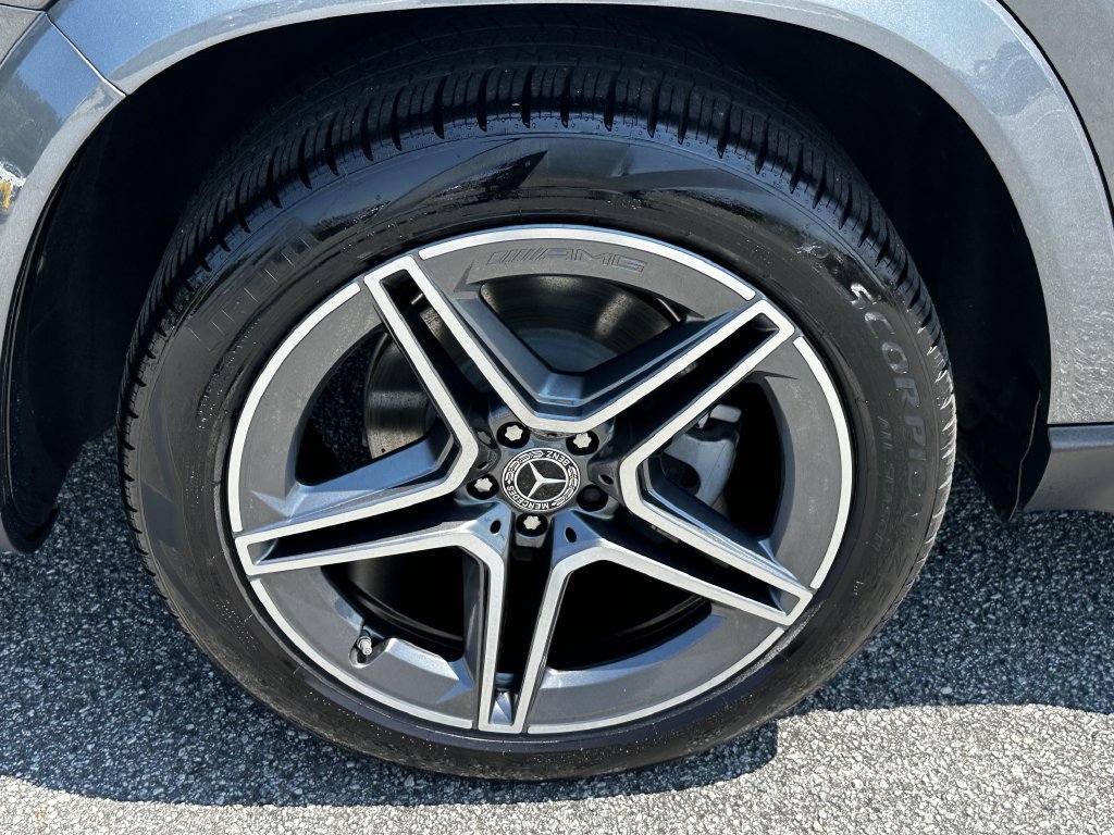 Used 2025 Mercedes-Benz GLS 450 4MATIC w/ AMG Line Exterior image 21