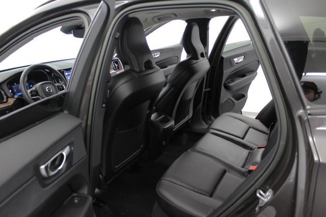 Used 2023 Volvo XC60 B5 Plus w/ Protection Package Premier AWD/4WD image 14