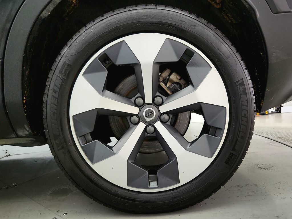 Used 2023 Volvo XC40 B5 Plus AWD/4WD image 39
