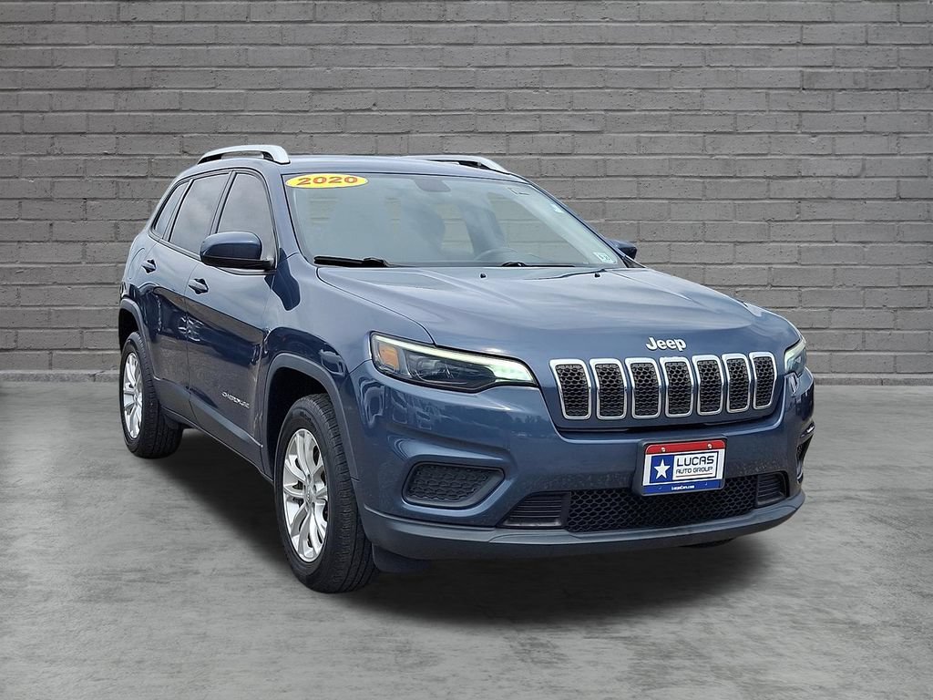 Used 2020 Jeep Cherokee Latitude w/ Cold Weather Group AWD/4WD image 2