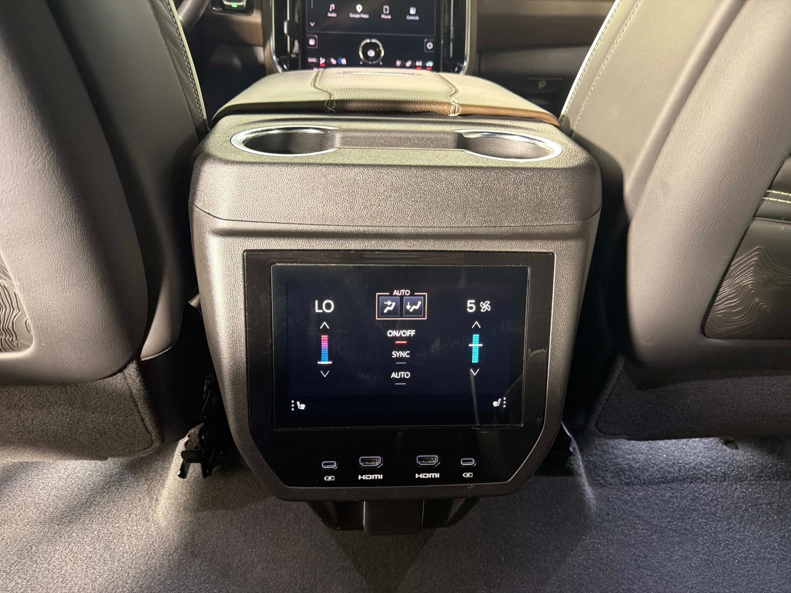 Used 2026 GMC Yukon Denali Ultimate AWD/4WD image 36