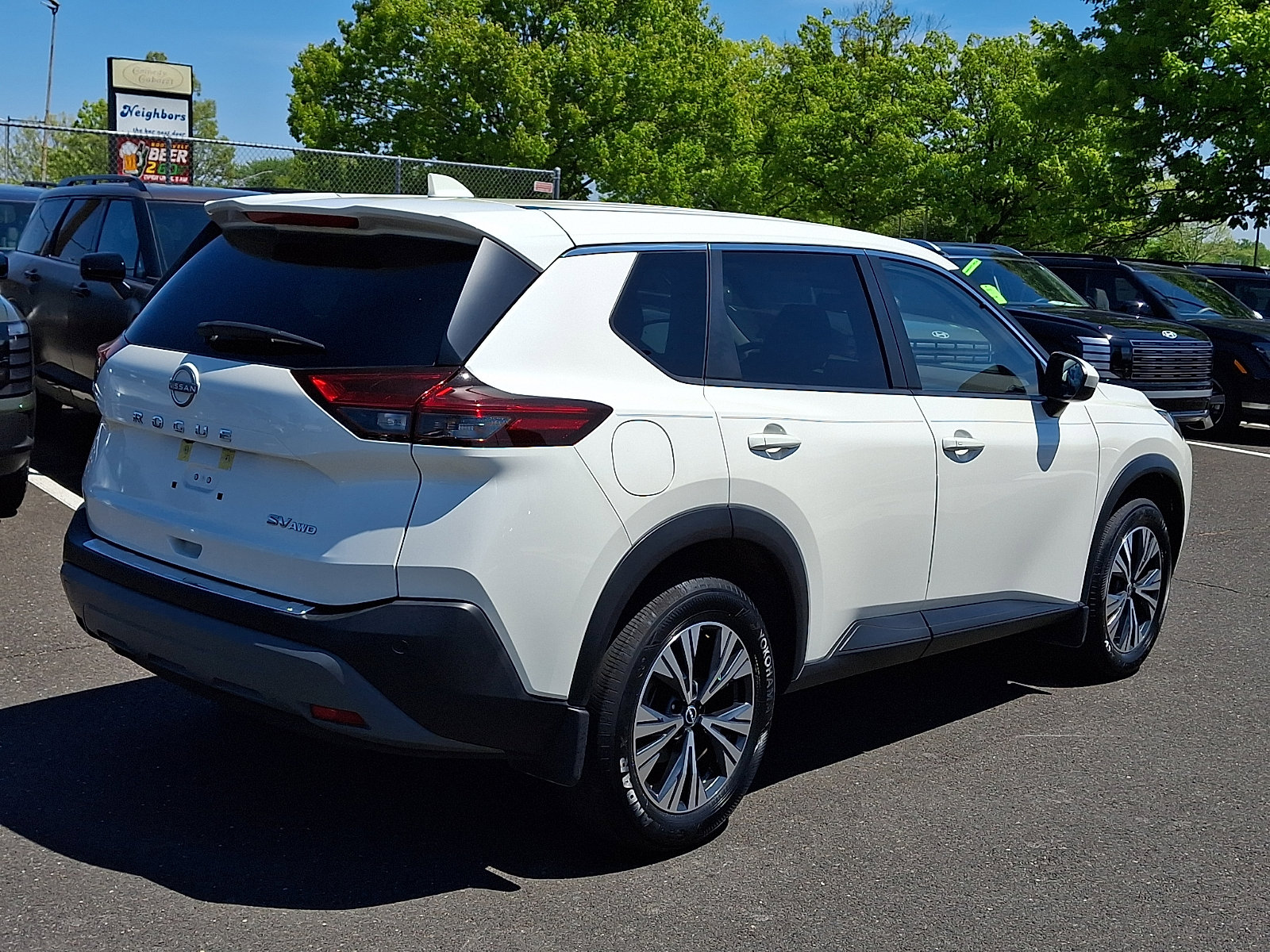 Used 2023 Nissan Rogue SV AWD/4WD image 6