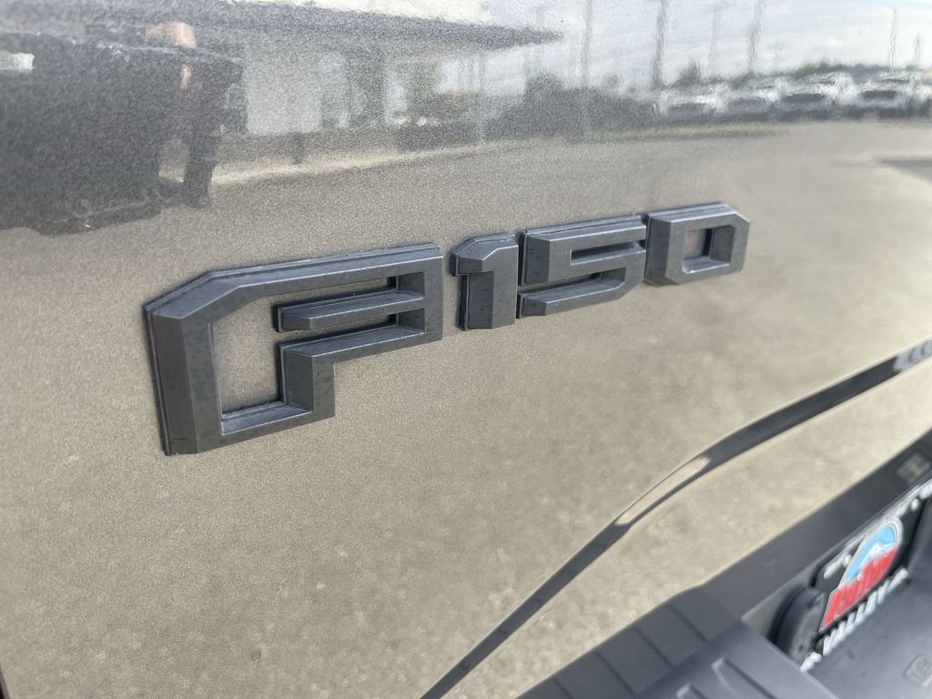 Used 2015 Ford F150 Lariat w/ Equipment Group 501A Mid AWD/4WD image 32