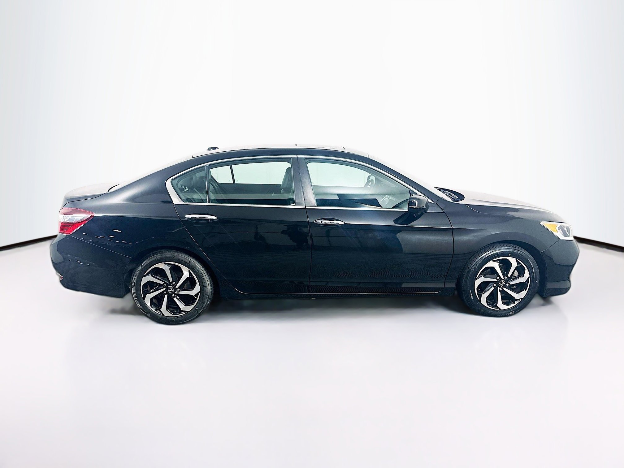 Used 2016 Honda Accord EX-L image 10