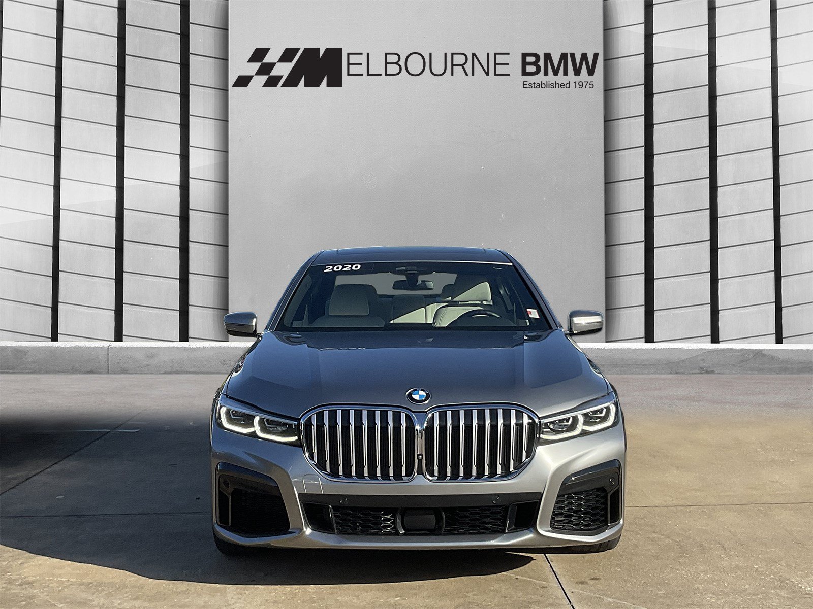 Used 2020 BMW 740i w/ M Sport Package RWD image 2