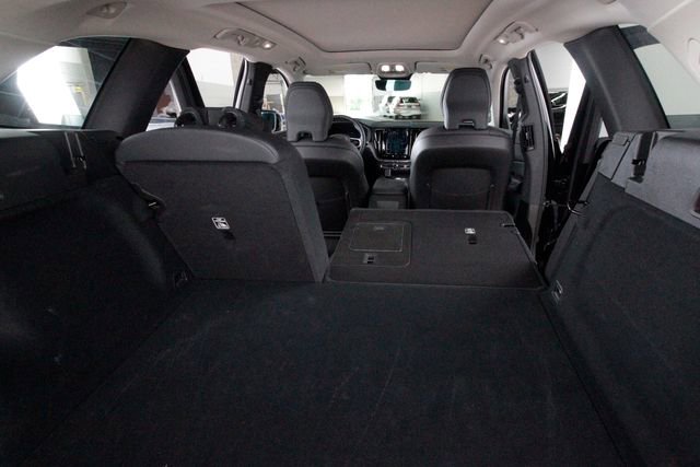 Certified 2025 Volvo XC60 B5 Plus AWD/4WD image 44