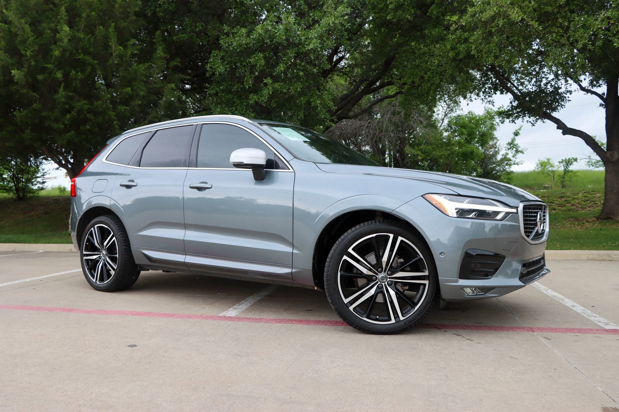 Used 2018 Volvo XC60 T5 R-Design w/ Convenience Package