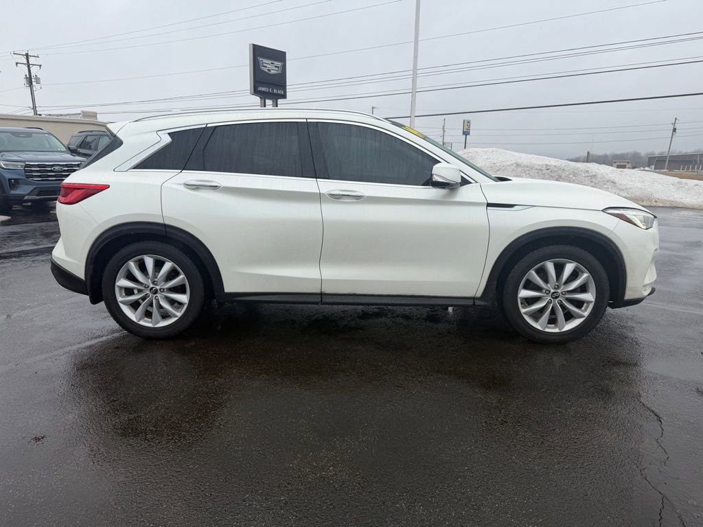 Used 2019 INFINITI QX50 Essential w/ Premium Heat Package image 9