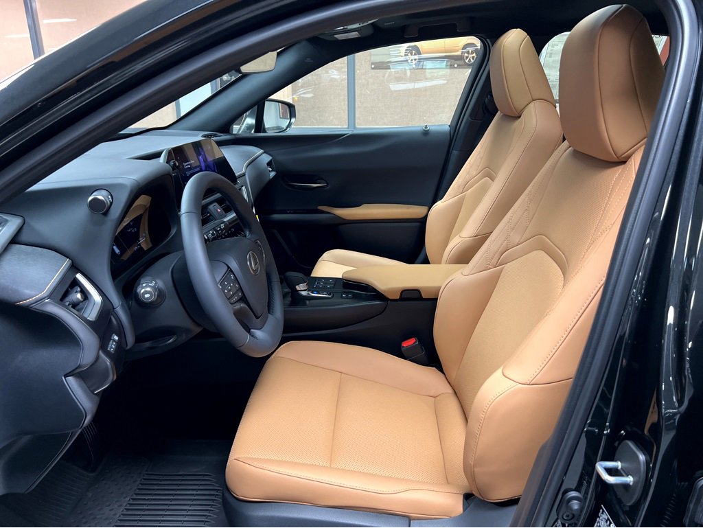 New 2025 Lexus UX 300h AWD image 9