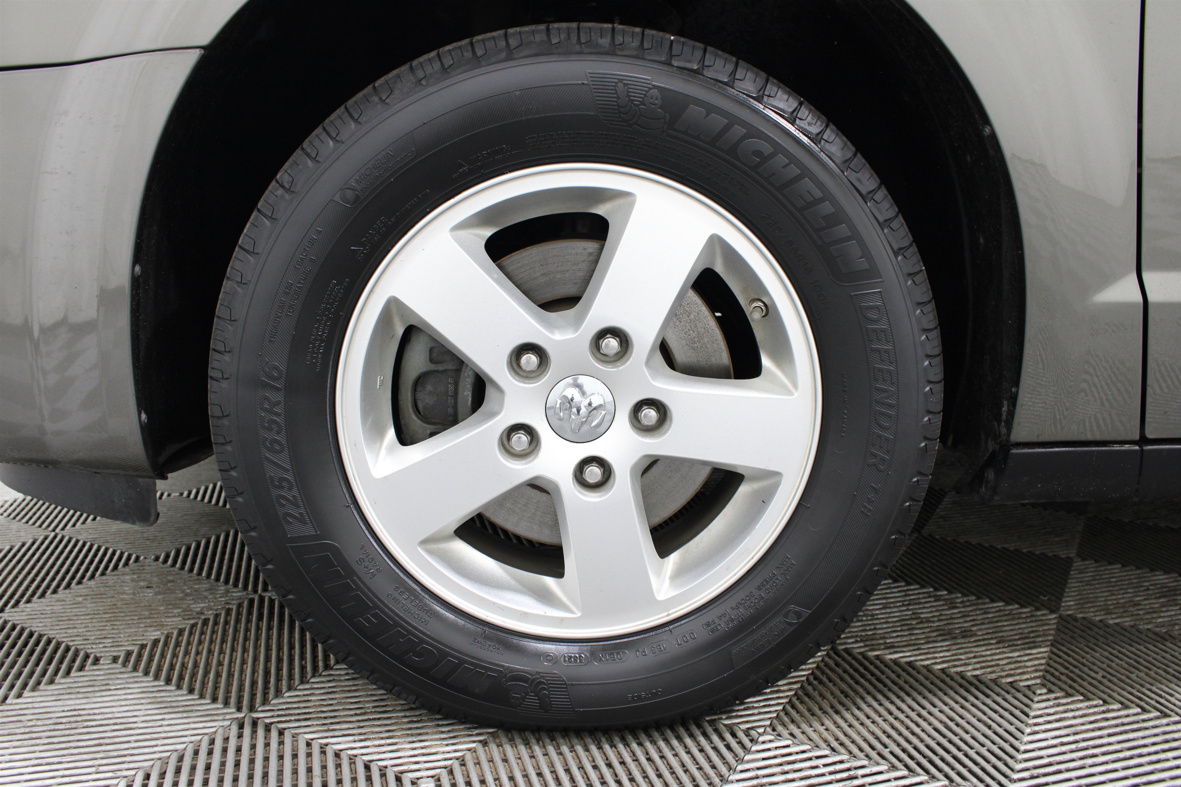 Used 2010 Dodge Grand Caravan SE FWD image 28