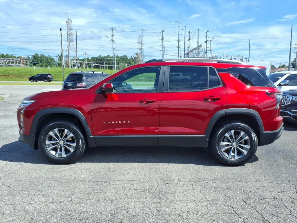 Used 2025 Chevrolet Equinox LT w/ Convenience Package II FWD image 4