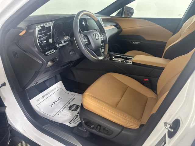 Used 2023 Lexus RX 350 Premium w/ Accessory Package AWD/4WD image 17