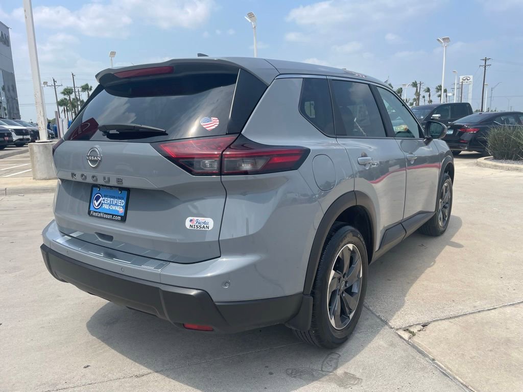 Used 2026 Nissan Rogue SV FWD image 3