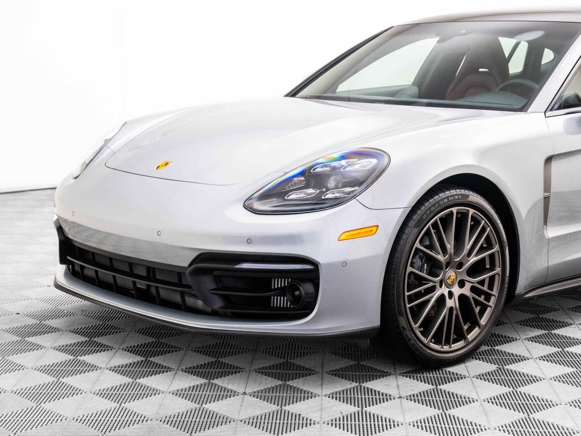 Certified 2022 Porsche Panamera 4 Platinum Edition image 38