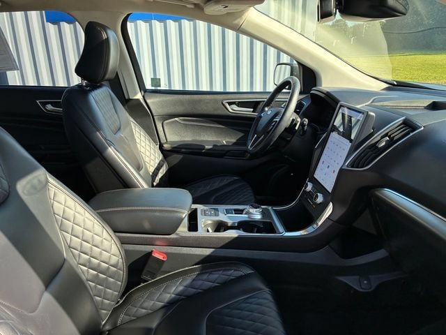 Used 2023 Ford Edge Titanium w/ Class II Trailer Tow Package AWD/4WD image 20