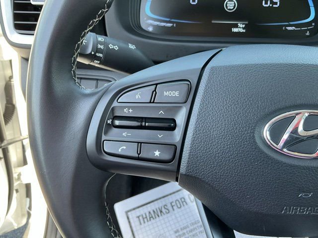 Used 2025 Hyundai Venue Limited FWD image 25