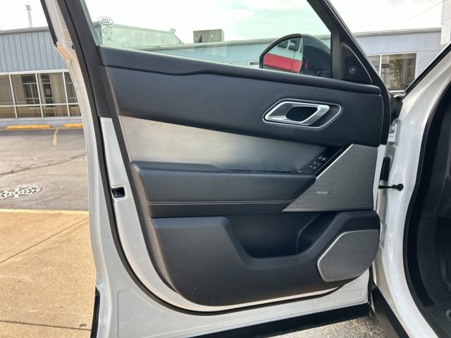 Used 2019 Land Rover Range Rover Velar R-Dynamic SE AWD/4WD image 31