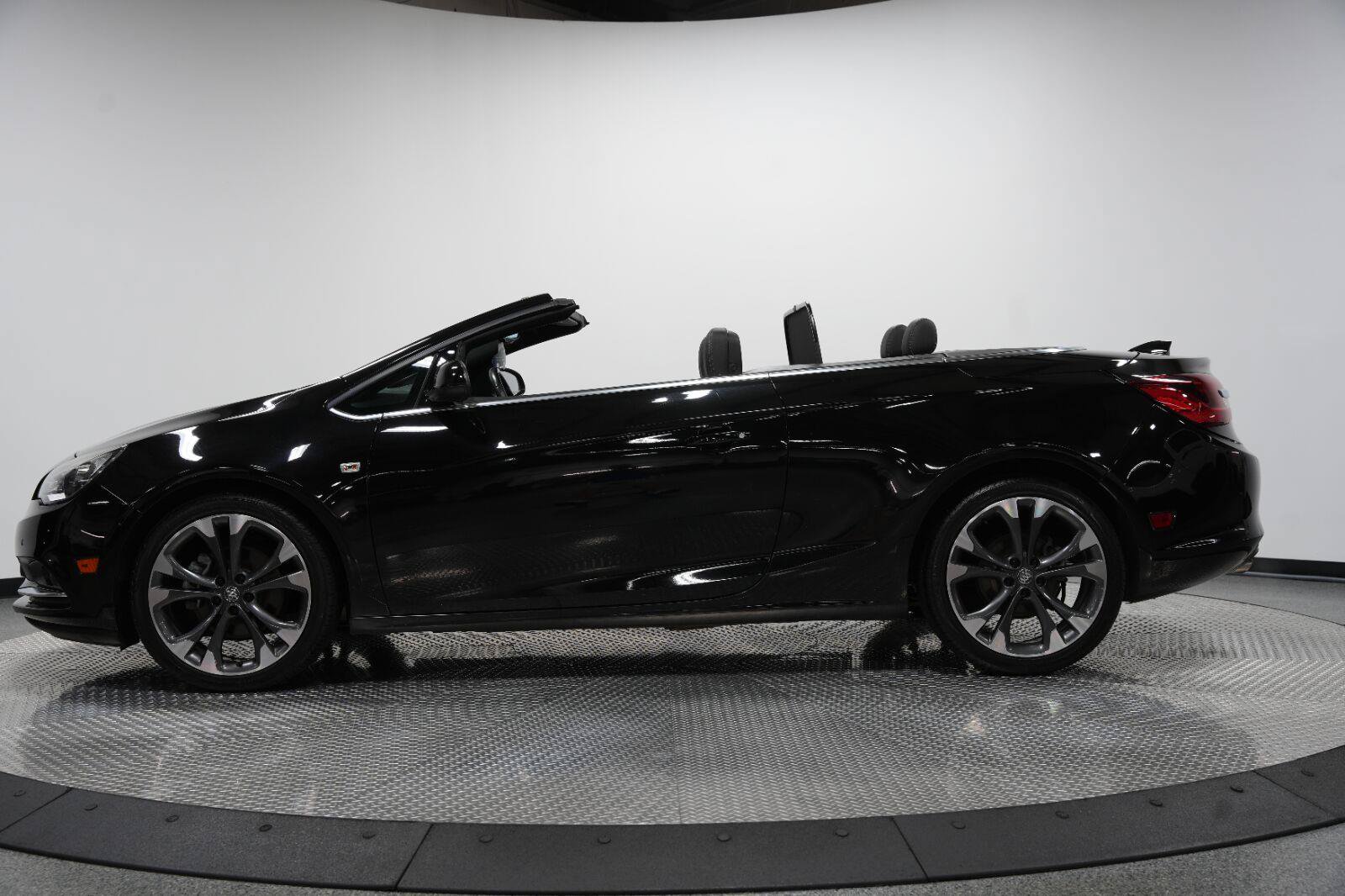 Certified 2018 Buick Cascada Premium FWD image 5