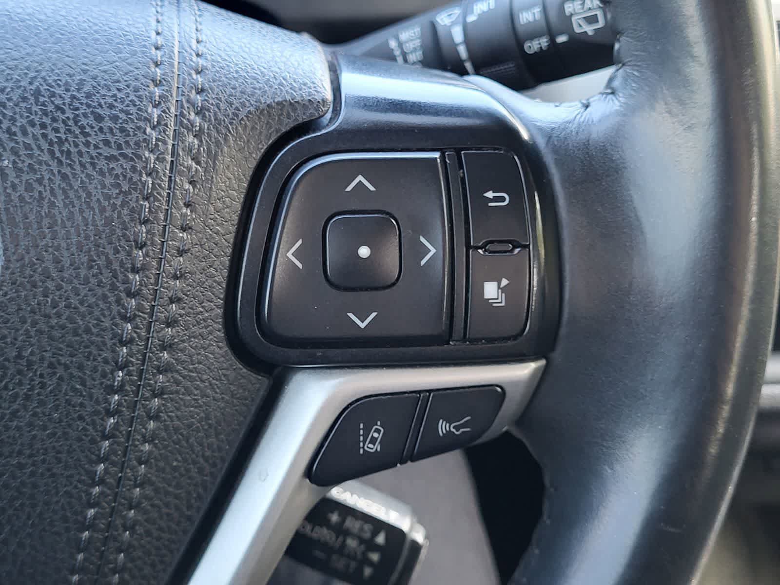 Used 2019 Toyota Highlander SE image 18