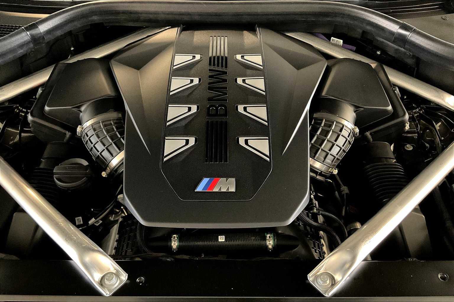 New 2026 BMW X5 M60i w/ Climate Comfort Package image 17