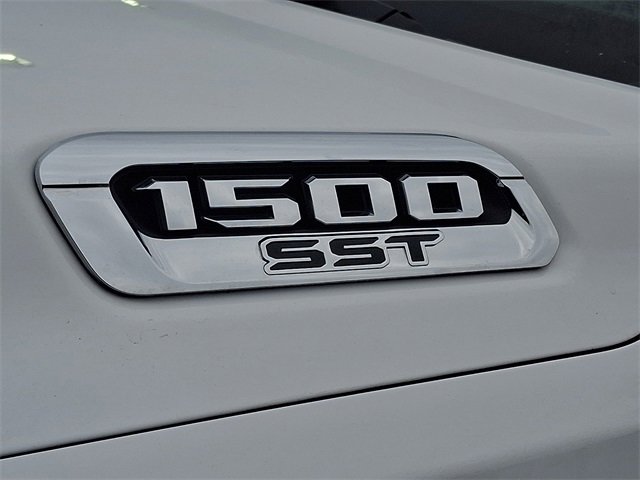 Used 2025 RAM 1500 Laramie image 32