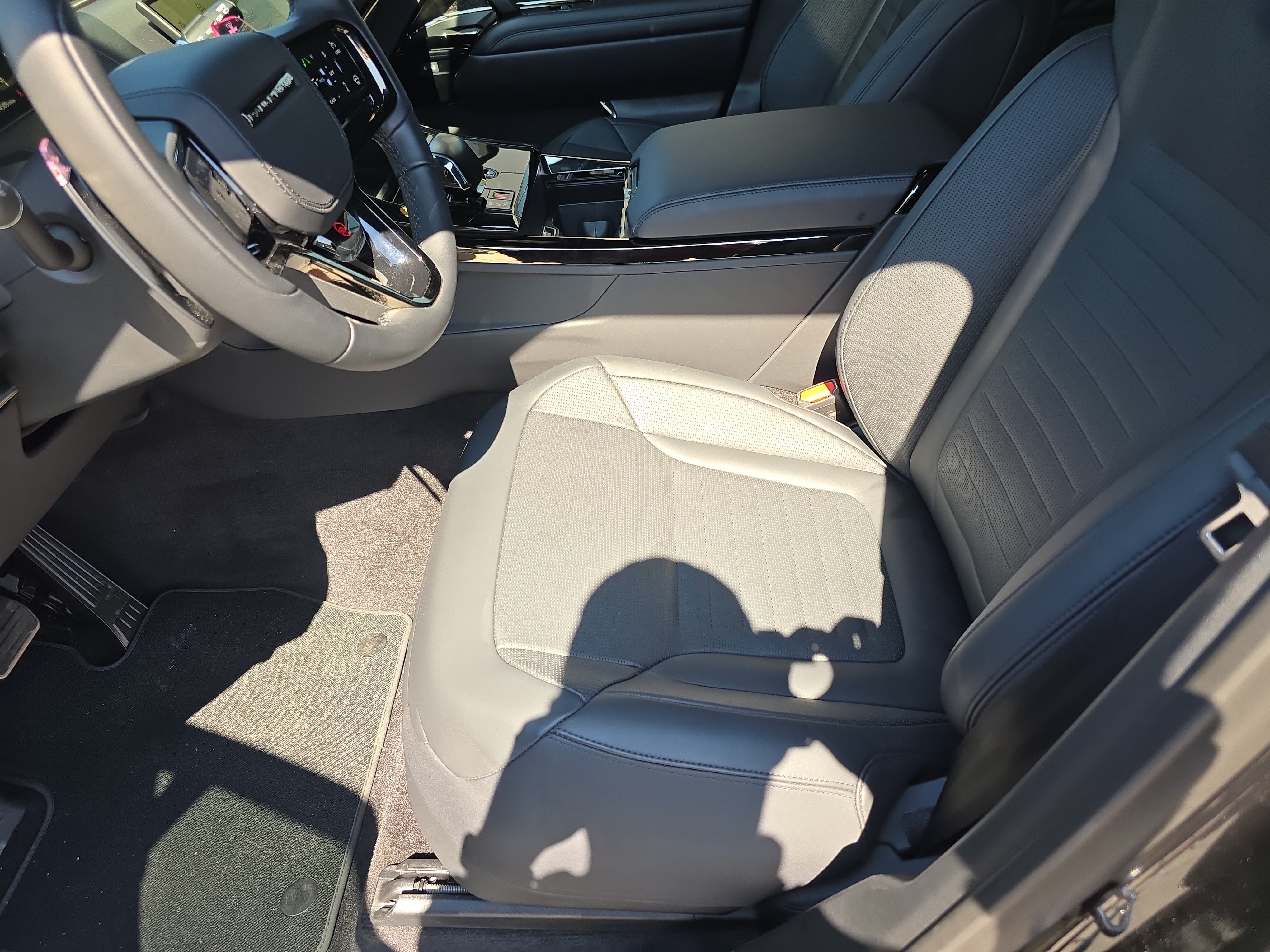 Certified 2026 Land Rover Range Rover Sport SV AWD/4WD image 20