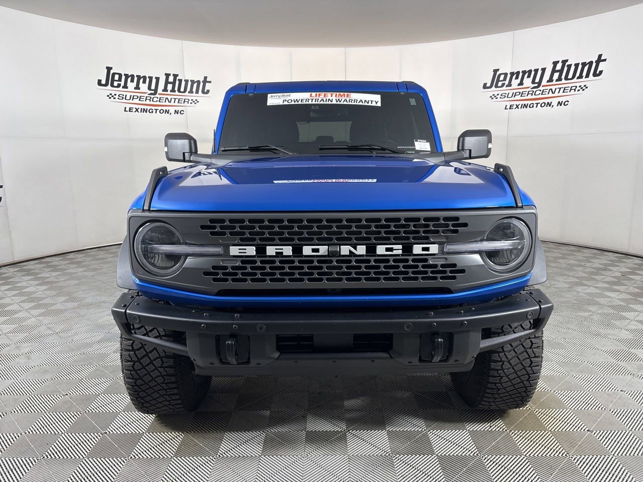 Used 2024 Ford Bronco Badlands image 3