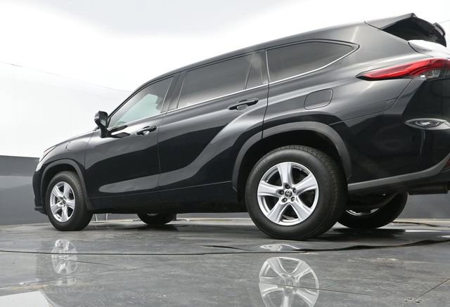 Used 2021 Toyota Highlander L FWD image 10