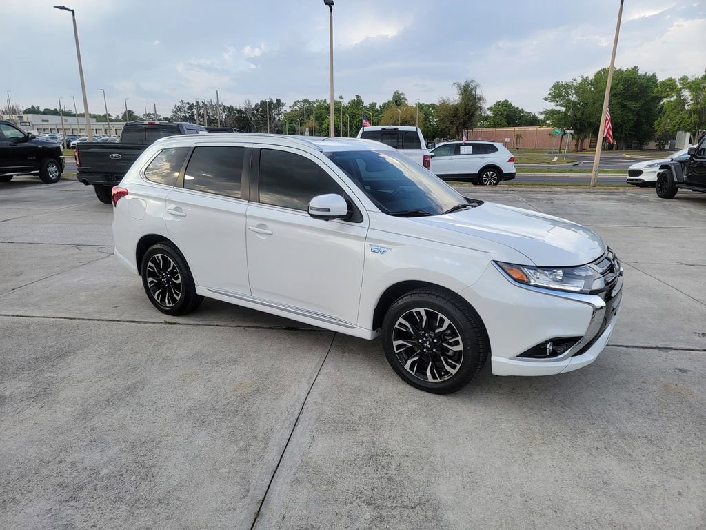 Used 2018 Mitsubishi Outlander 4WD Plug-In Hybrid image 7