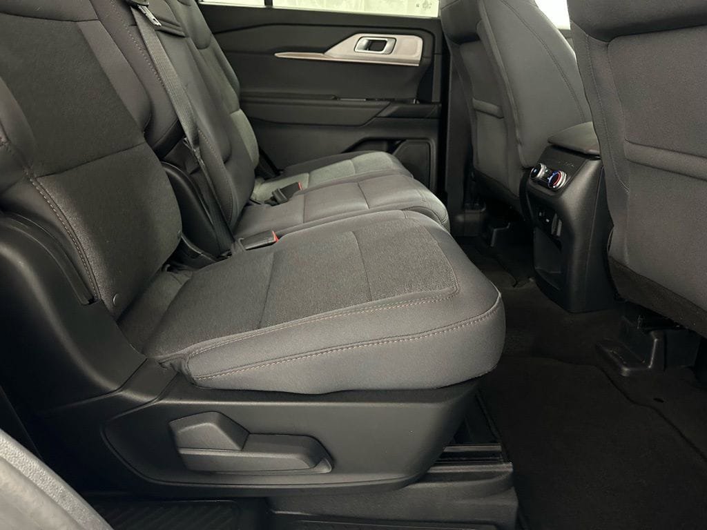 Used 2025 Ford Explorer Active image 57