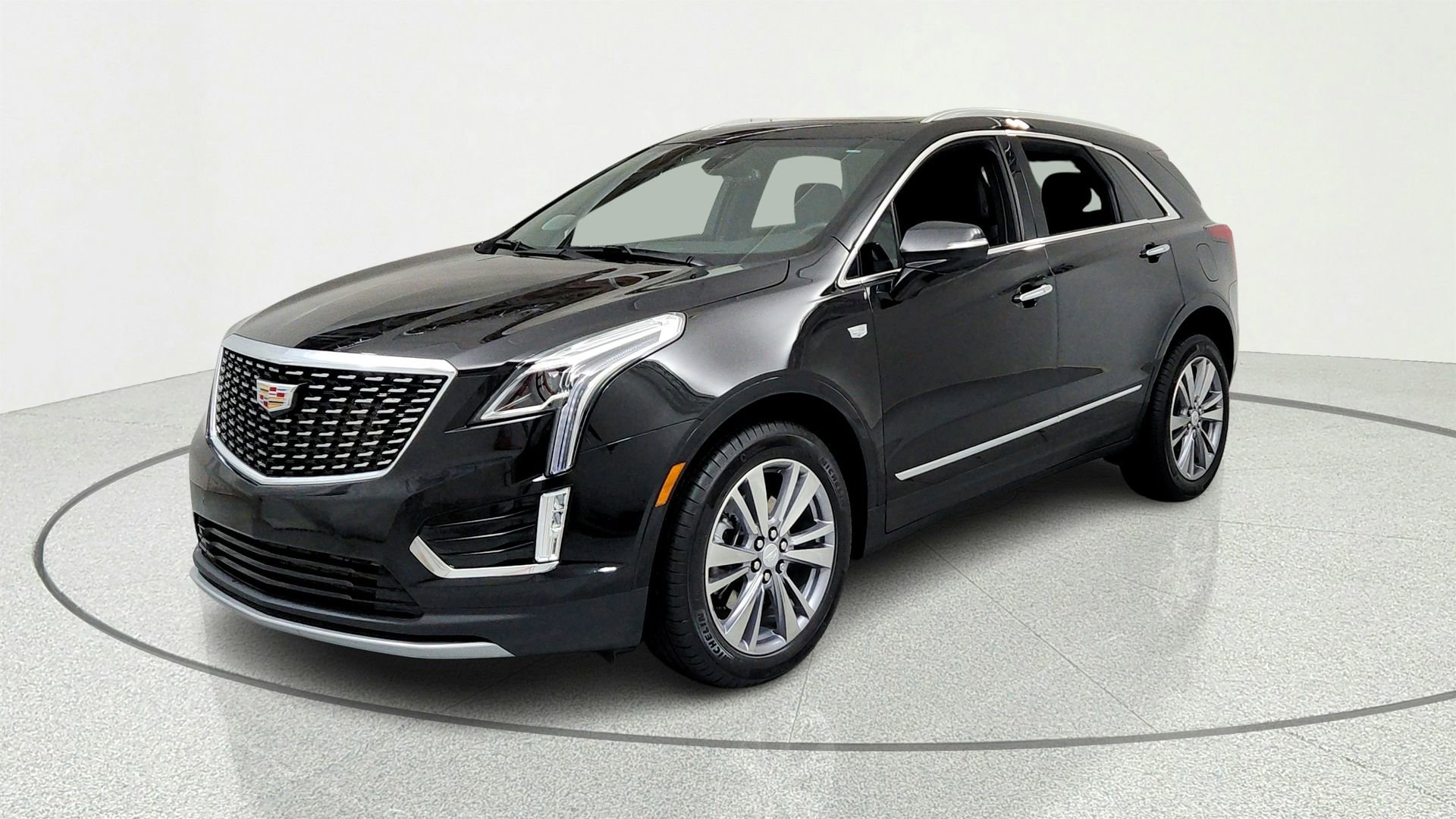 Certified 2025 Cadillac XT5 Premium Luxury w/ LPO, Floor Liner Package