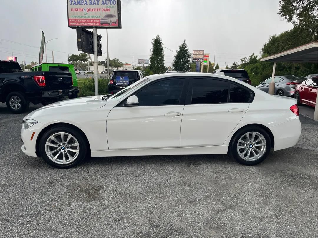 Used 2018 BMW 320i Sedan RWD image 8
