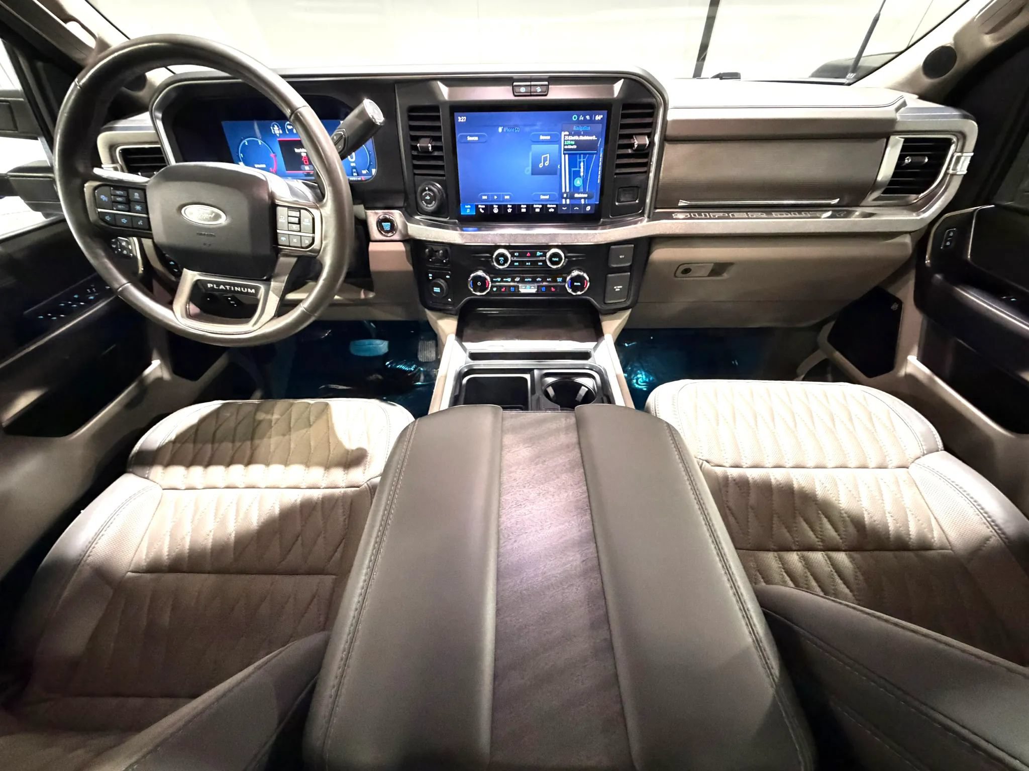 Used 2025 Ford F450 Platinum w/ Platinum Plus Package AWD/4WD image 16