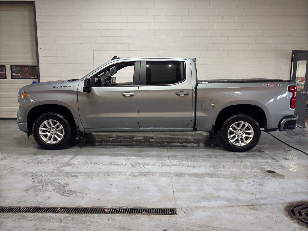 Used 2024 Chevrolet Silverado 1500 RST image 2