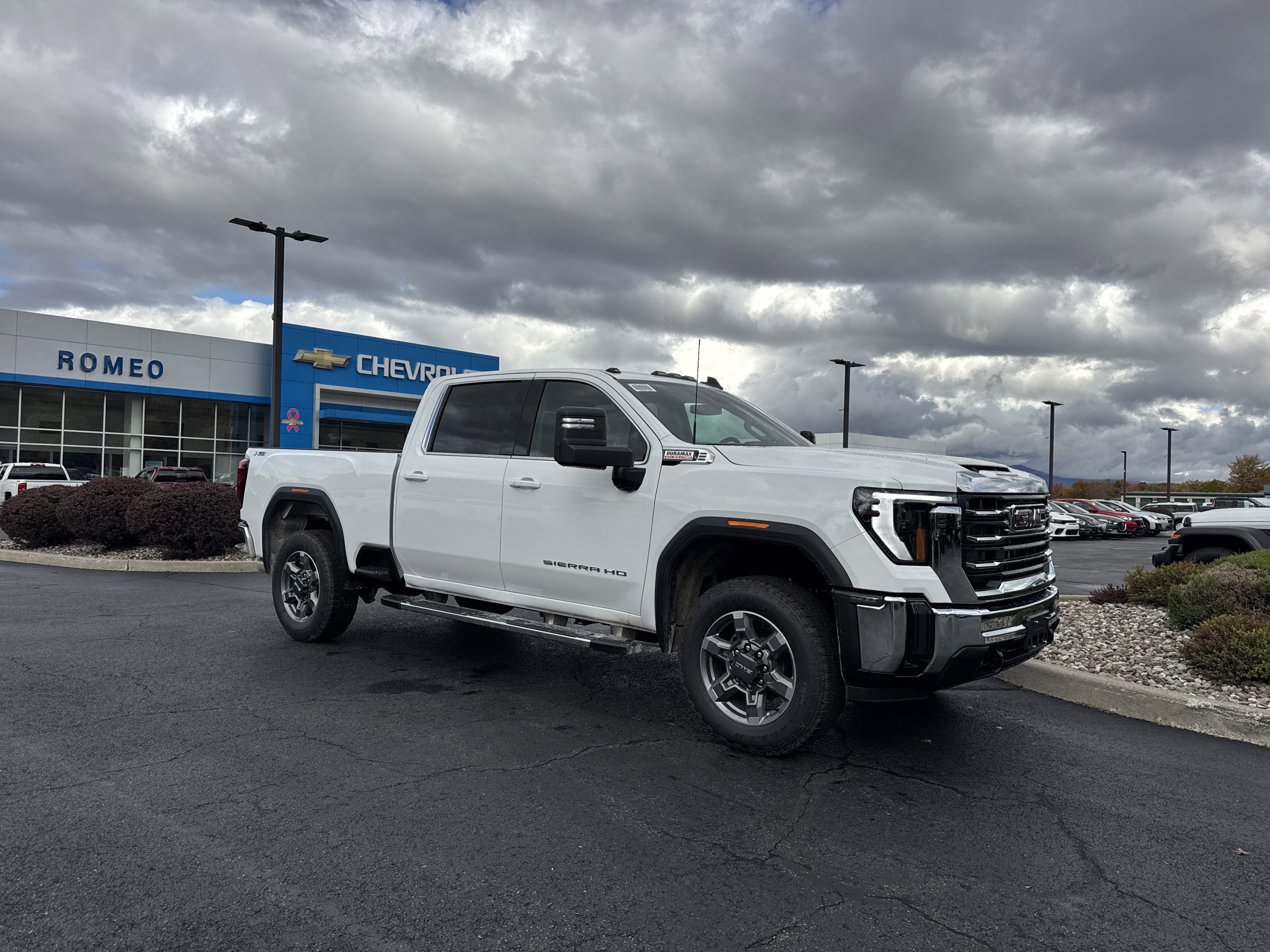 New 2026 GMC Sierra 2500 SLE w/ Preferred Package image 3
