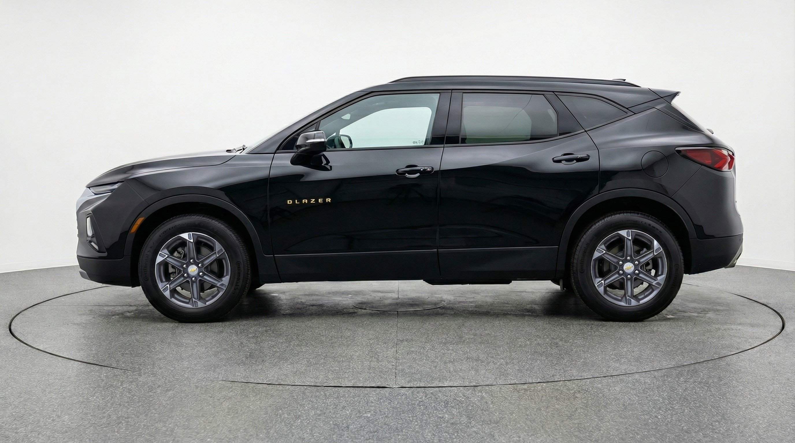 Used 2025 Chevrolet Blazer LT image 5