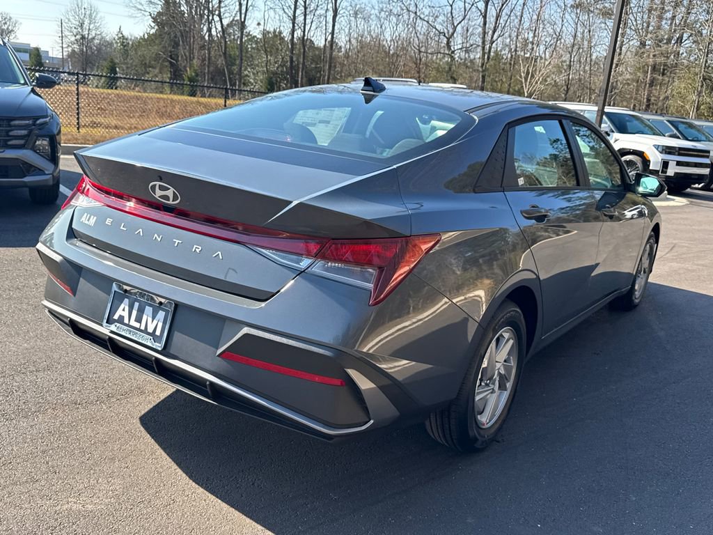 New 2026 Hyundai Elantra SE image 5