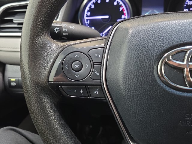 Used 2018 Toyota Camry LE FWD image 16