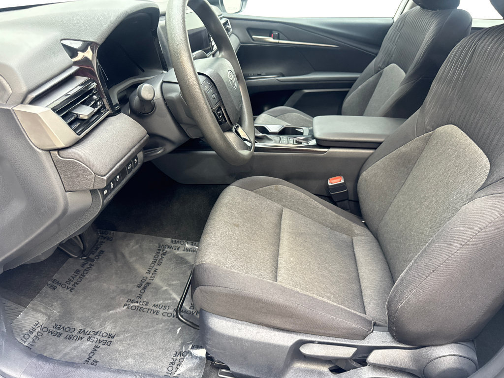 Used 2025 Toyota Camry LE FWD image 29