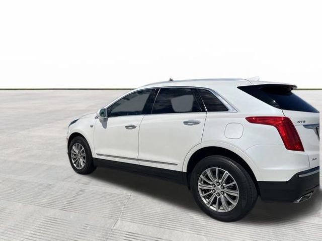 Used 2017 Cadillac XT5 Luxury w/ Driver Awareness Package AWD/4WD image 3