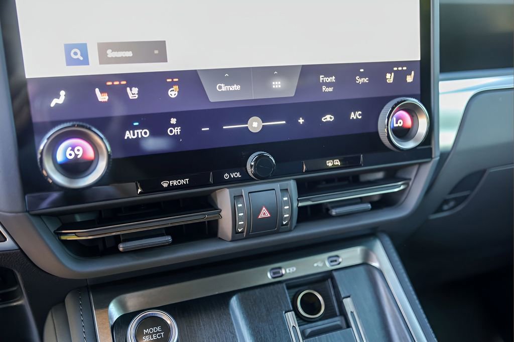 Used 2025 Lexus GX 550 w/ Accessory Package (2T) image 19