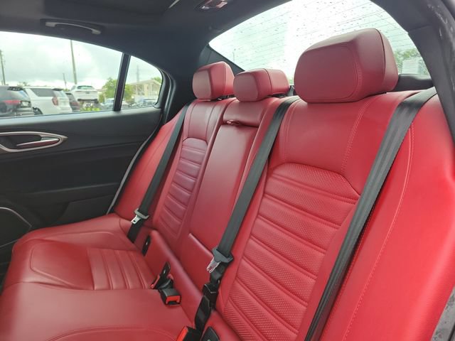 Used 2023 Alfa Romeo Giulia Veloce RWD image 10