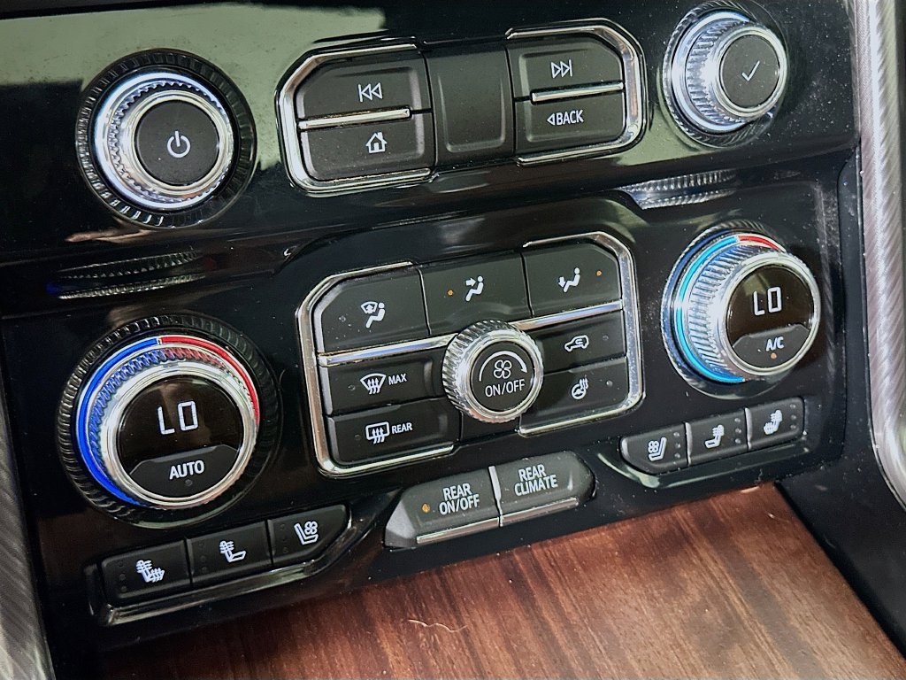 Used 2024 GMC Yukon Denali Ultimate AWD/4WD image 19