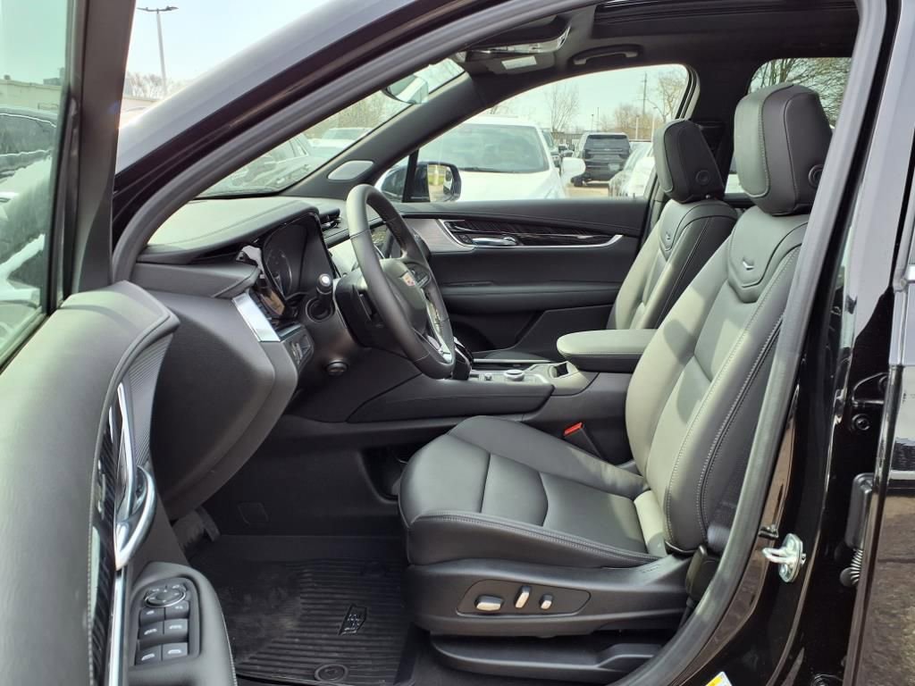 New 2025 Cadillac XT6 Premium Luxury w/ Technology Package image 12