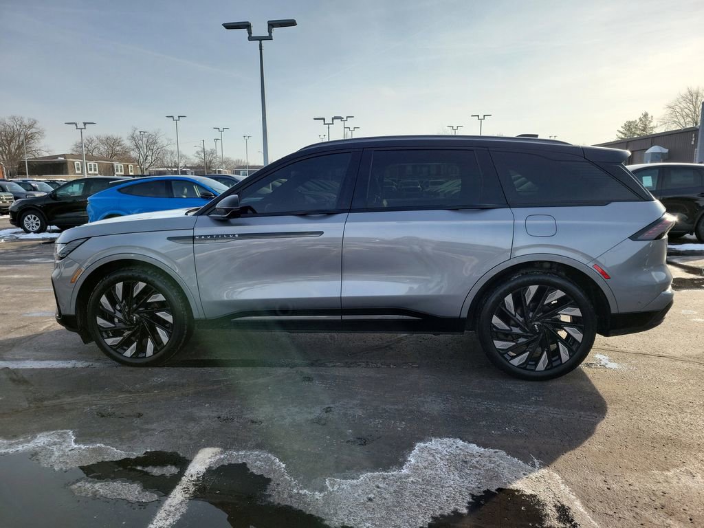 Certified 2024 Lincoln Nautilus Reserve w/ Equipment Group 202A image 7