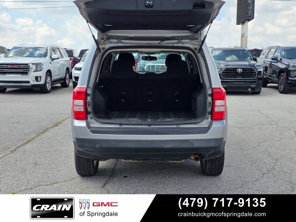 Used 2017 Jeep Patriot Sport w/ Power Value Group AWD/4WD image 7