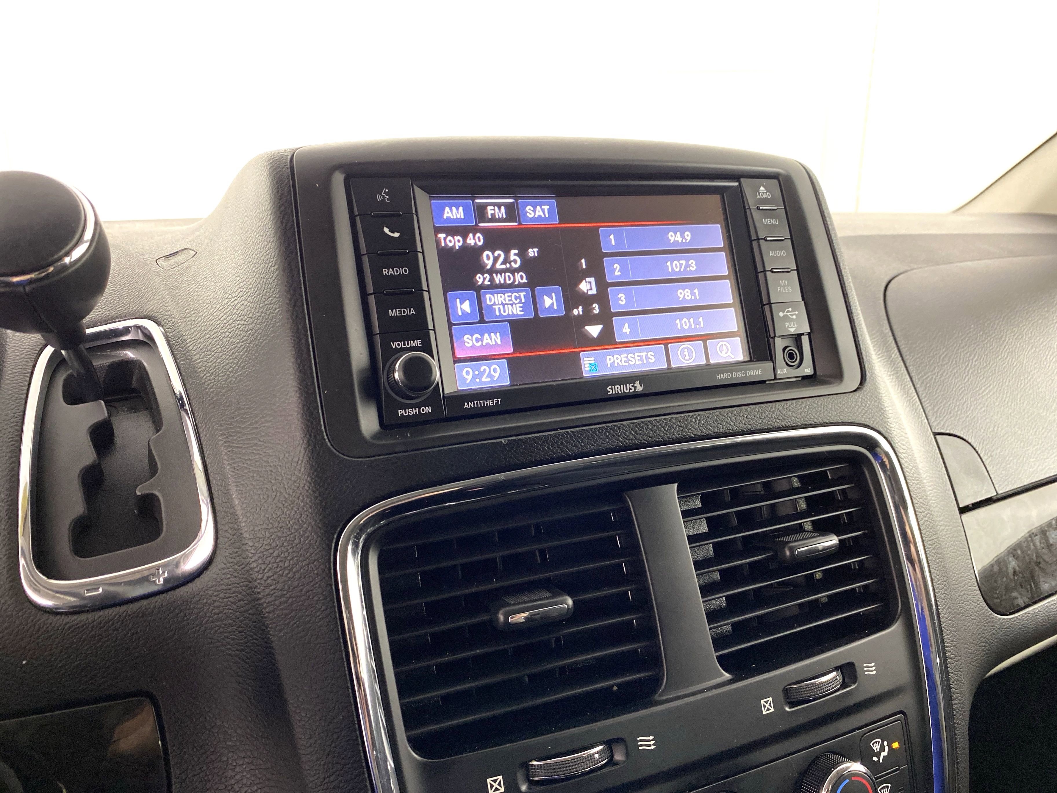 Used 2017 Dodge Grand Caravan SE w/ Power Window Group image 27