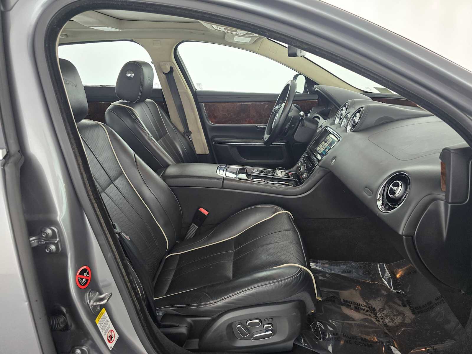 Used 2015 Jaguar XJ L Portfolio image 19