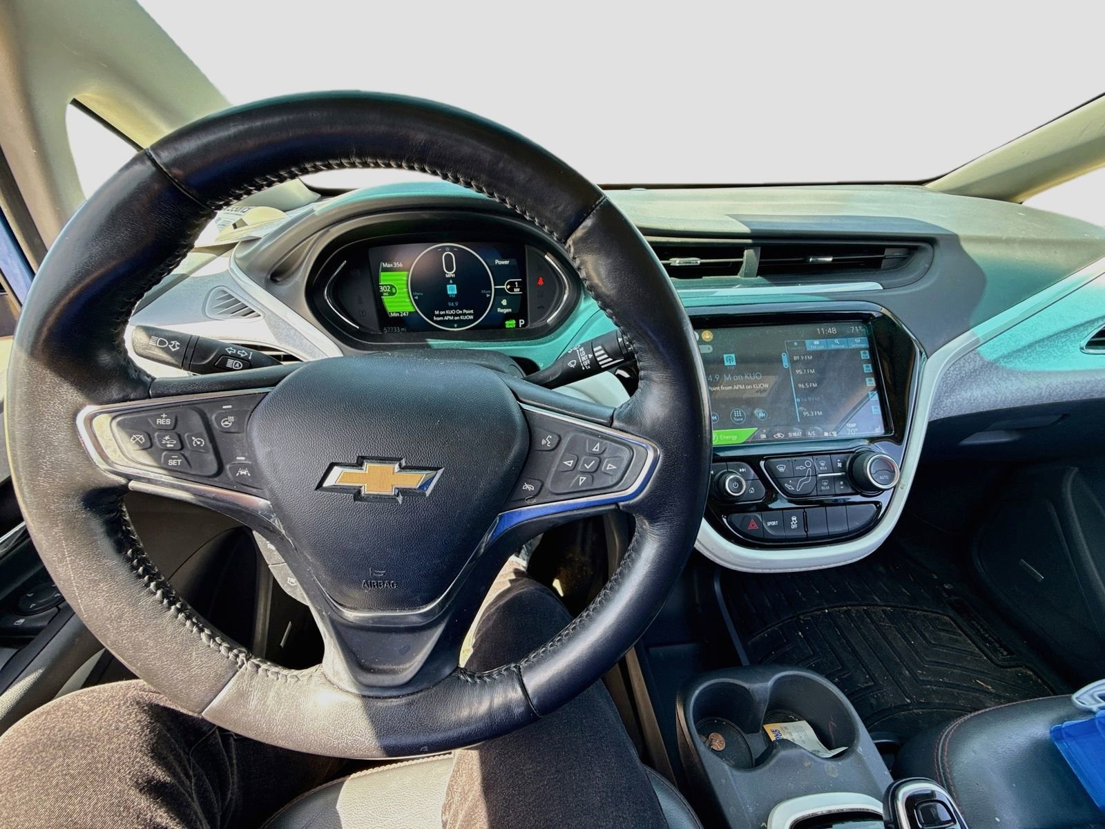 Used 2020 Chevrolet Bolt Premier w/ Infotainment Package FWD image 14